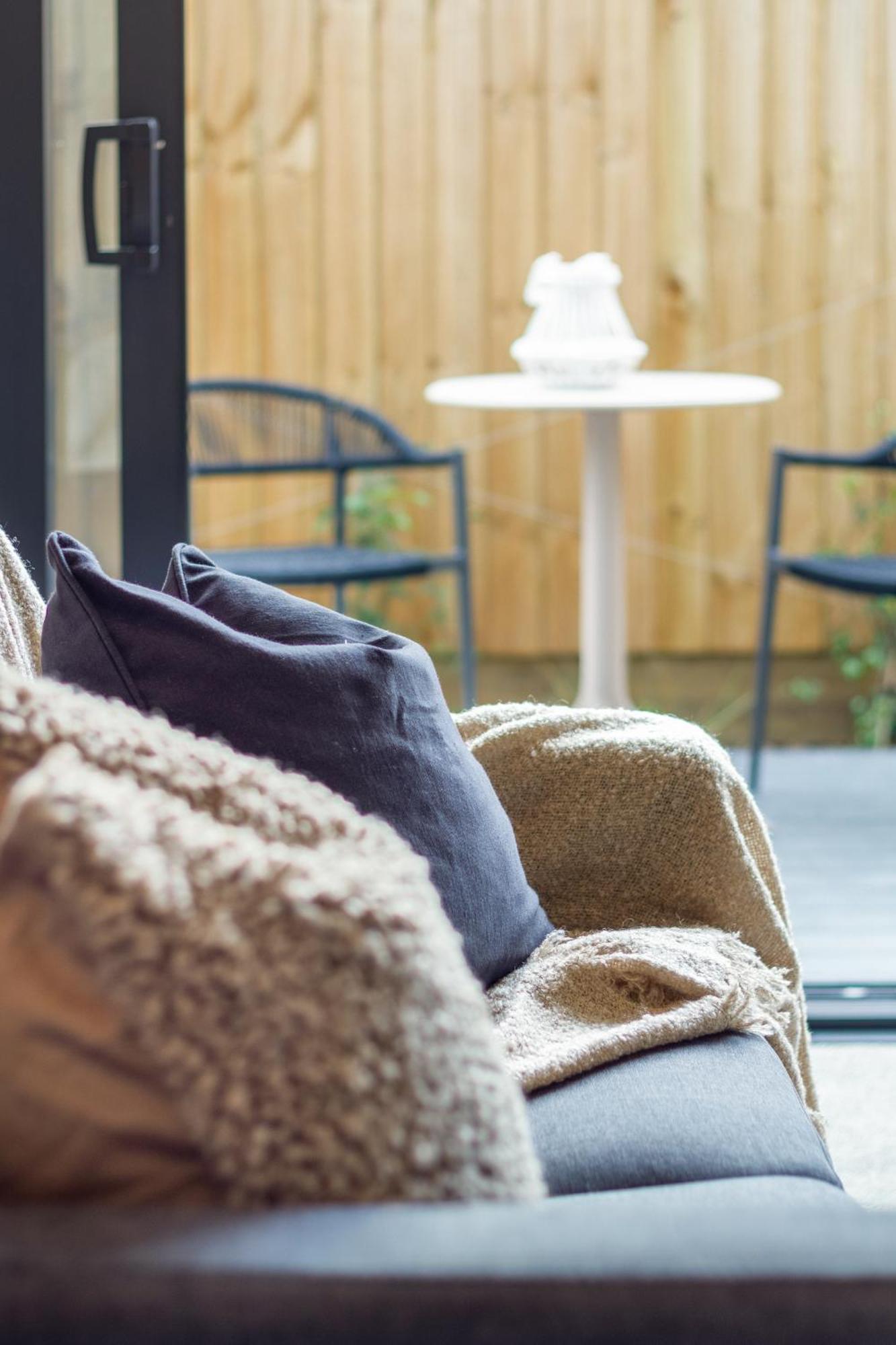 Single Level Studio, Cbd Escape: King Bed Christchurch Luaran gambar