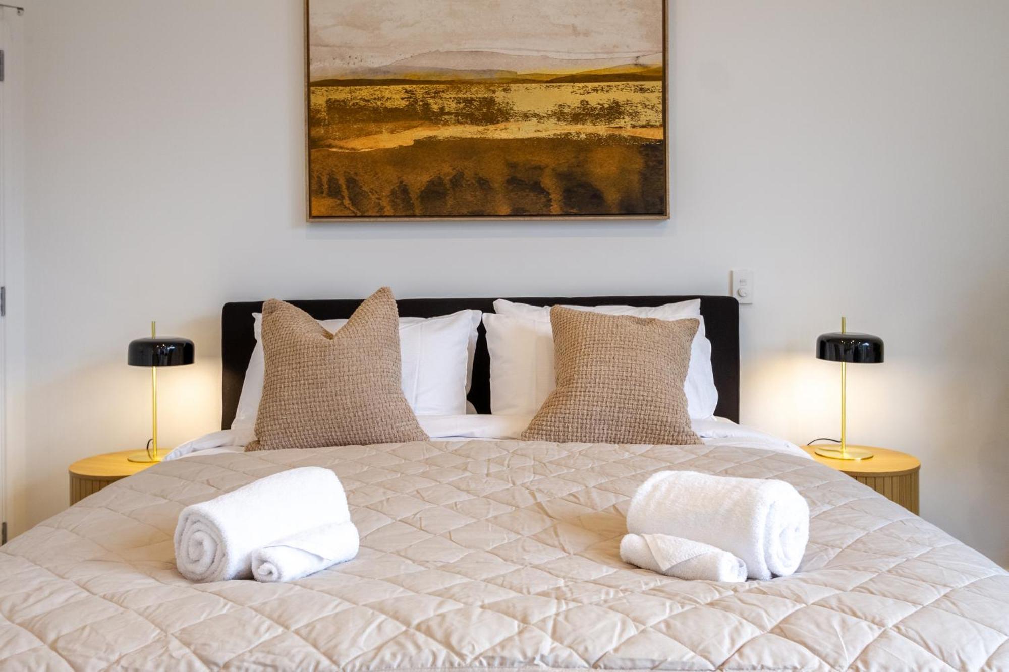 Single Level Studio, Cbd Escape: King Bed Christchurch Luaran gambar